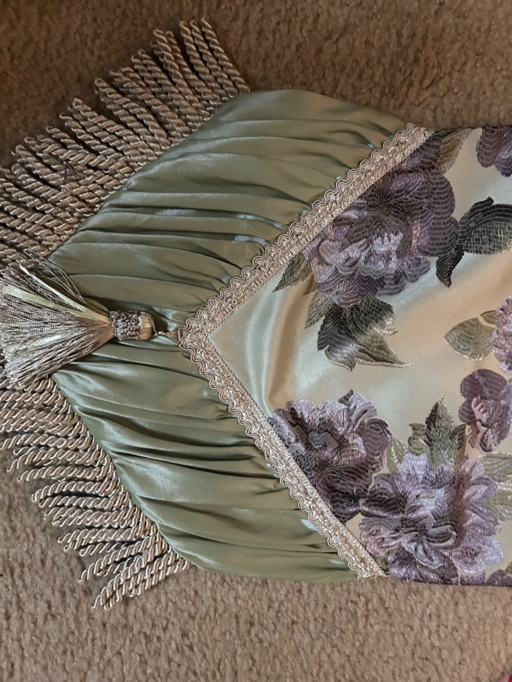 Table/Dresser Runner - Picture 4 of 8